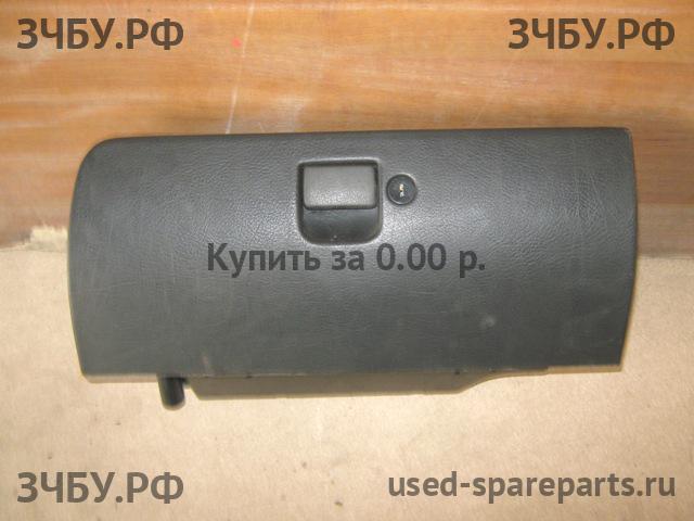 Nissan Maxima 1 (J30) Бардачок