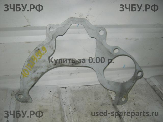 Nissan Maxima 1 (J30) Крышка коленвала задняя