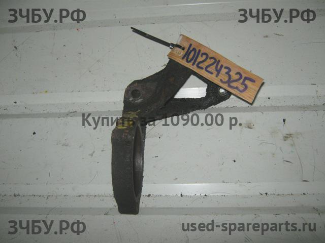 Nissan Maxima 1 (J30) Кронштейн