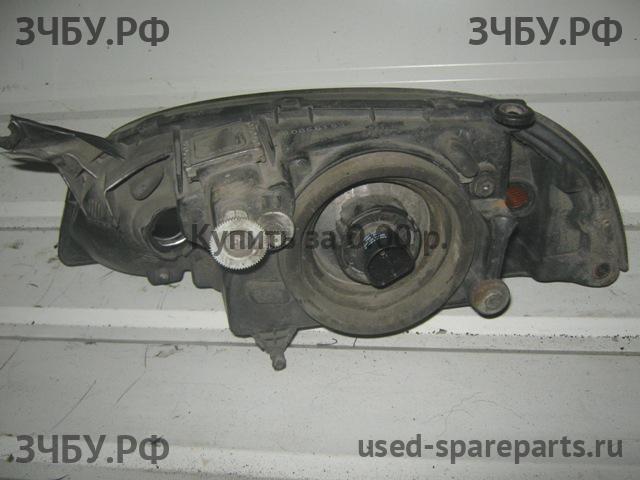 Chevrolet Metro (MR226) Фара правая
