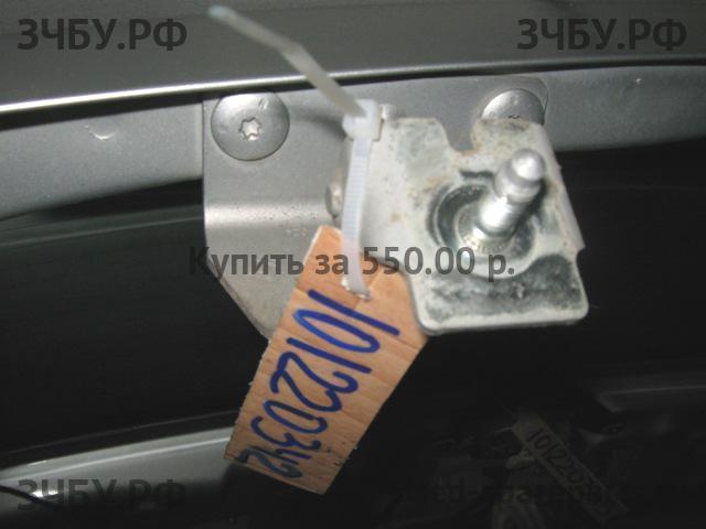 Peugeot 307 Петля двери багажника