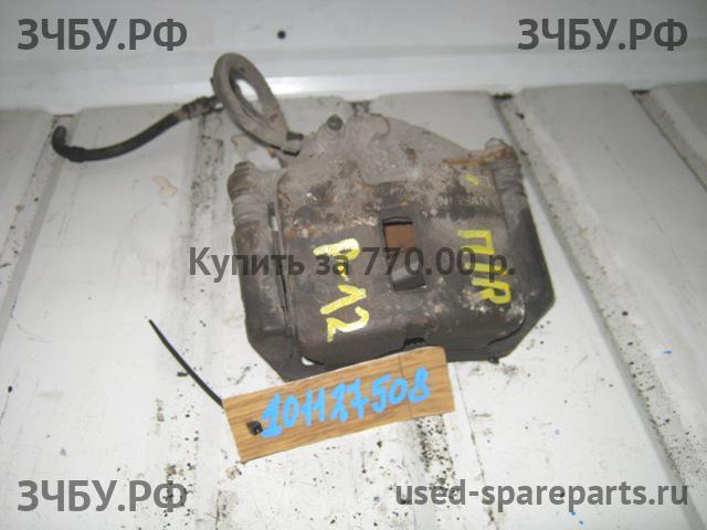 Nissan Primera P12 Суппорт передний правый (в сборе со скобой)