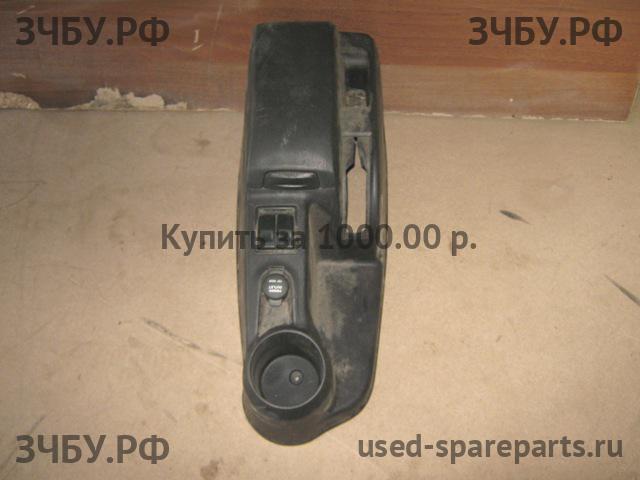 Hyundai Matrix [FC] Консоль между сиденьями (Подлокотник)