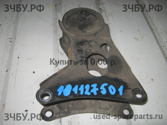 Nissan Primera P12 Опора двигателя