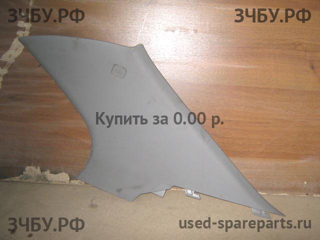 Nissan Primera P12 Накладка стойки задней правой