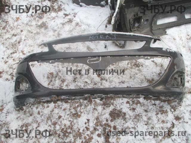 Opel Astra J Бампер передний
