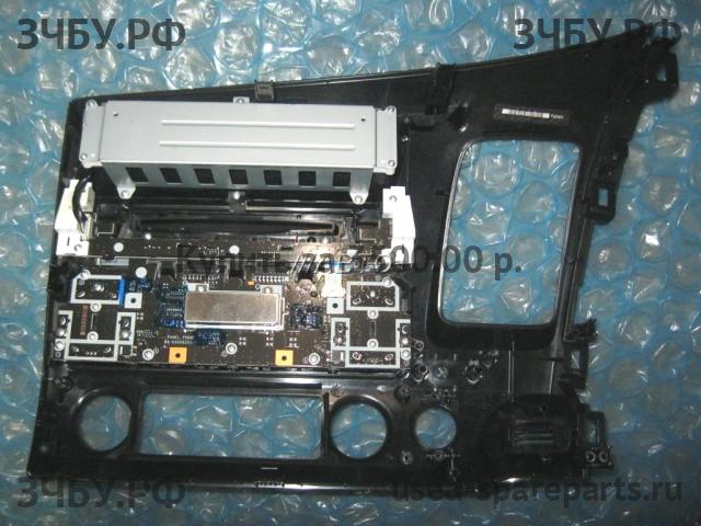Honda Civic 8 (4D) Магнитола