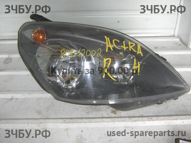 Opel Zafira B Фара правая