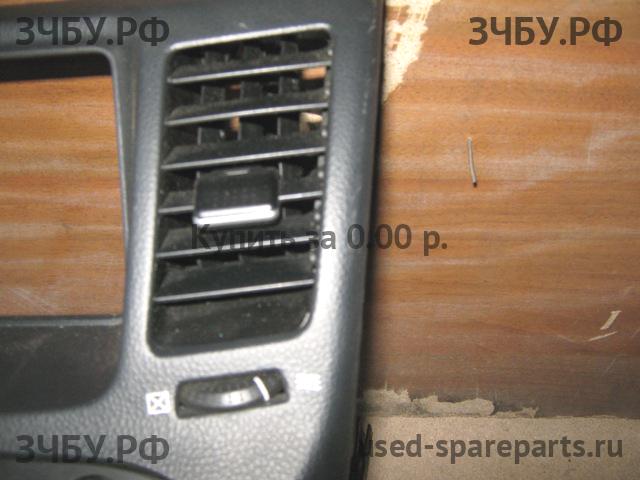 Nissan Primera P12 Дефлектор воздушный