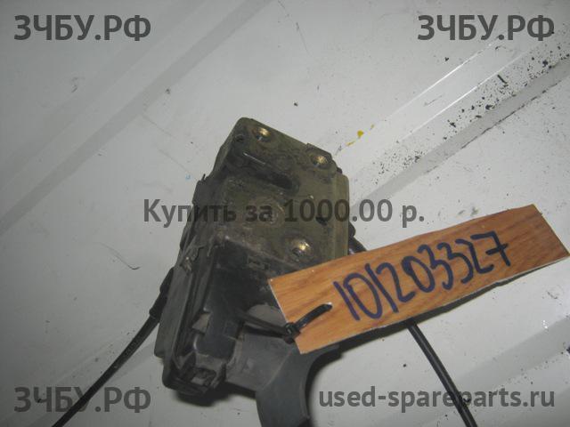 Nissan Primera P12 Замок двери передней левой