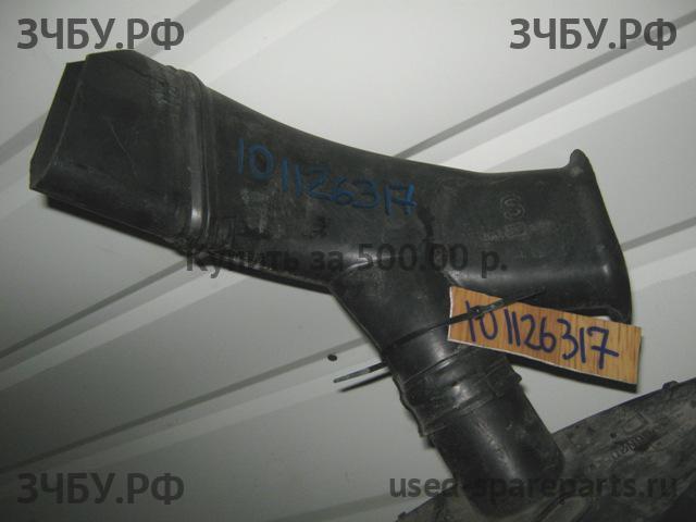 Nissan Primera P12 Патрубок