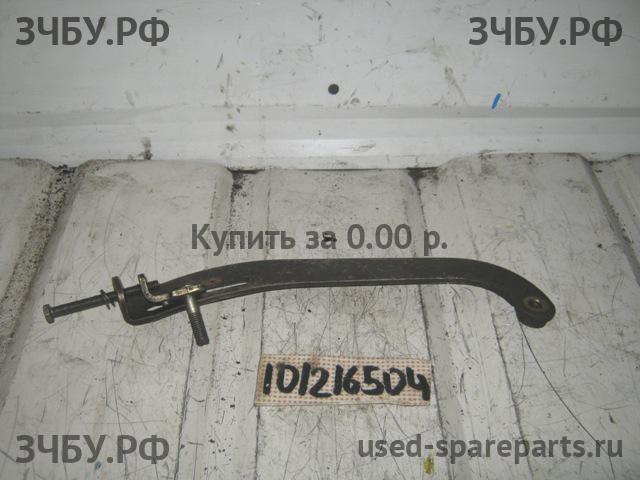 Определить Определить Кронштейн насоса гидроусилителя