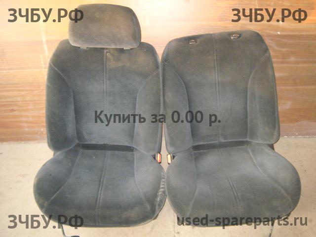 Nissan Maxima 1 (J30) Сиденья (комплект)