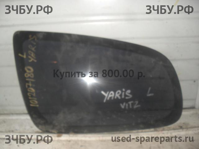 Toyota Yaris 1 Стекло кузовное глухое левое