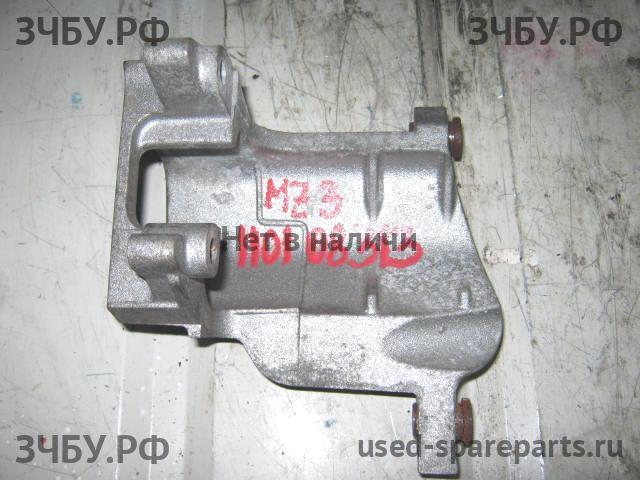 Mazda 3 [BK] Кронштейн ТНВД