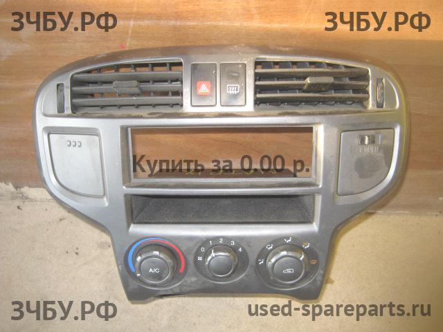 Ford Focus 2 (рестайлинг) Накладка декоративная на торпедо