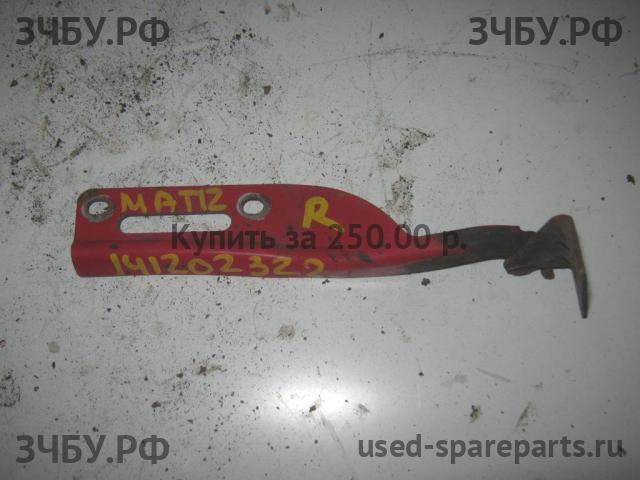 Daewoo Matiz 2 Петля капота правая