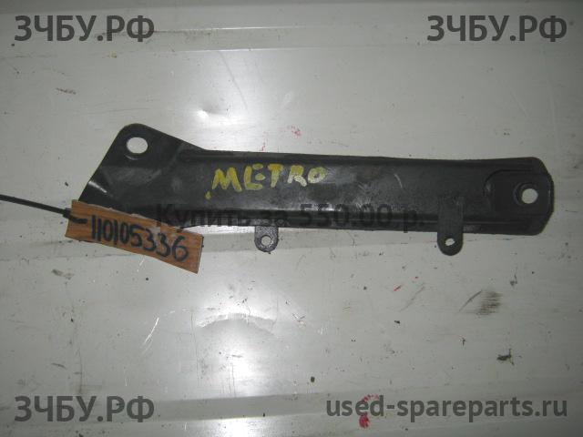 Chevrolet Metro (MR226) Кронштейн крепления ДВС