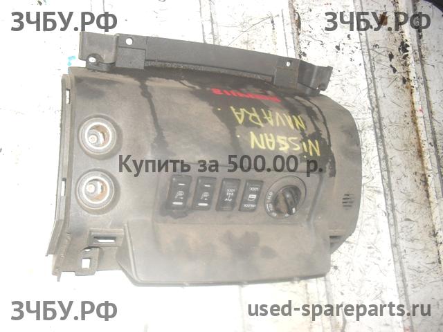 Nissan Navara 1 (D40) Блок кнопок