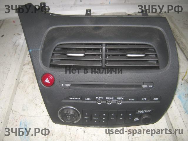 Honda Civic 8 (5D) Магнитола