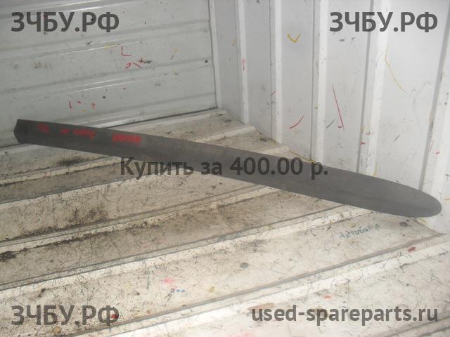 Chrysler Voyager/Caravan 4 Молдинг двери передней левой