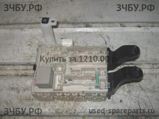 Toyota Corolla (E14 - E15) Блок предохранителей