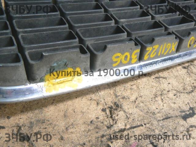 Volvo S60 (1) Решетка радиатора