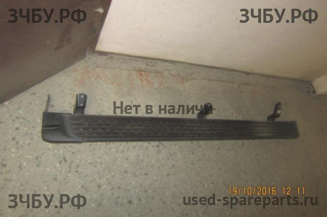 Toyota Land Cruiser 200 Подножка