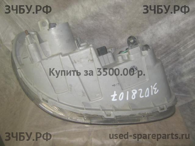 Hyundai Sonata 5 Фара левая