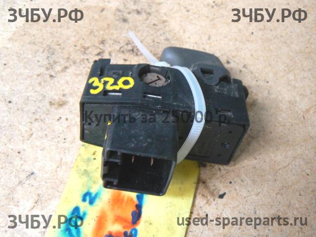 Volvo S60 (1) Кнопка стеклоподъемника