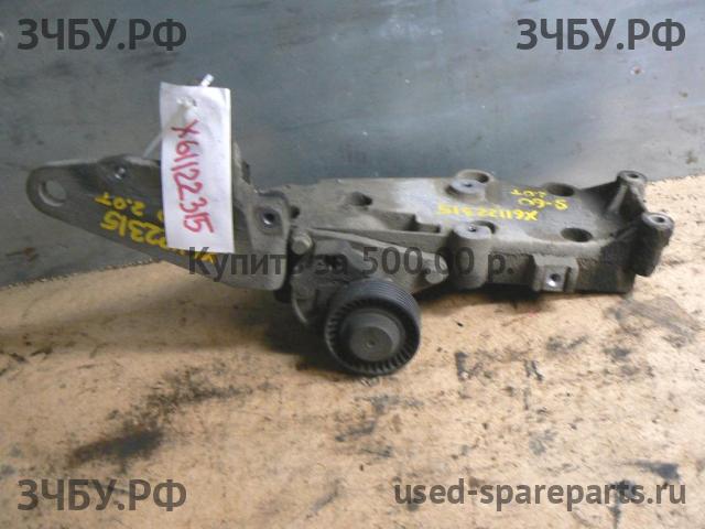 Volvo S60 (1) Кронштейн генератора