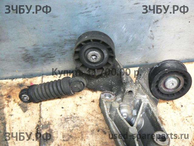 Ford Mondeo 3 Кронштейн ролика натяжения ремня