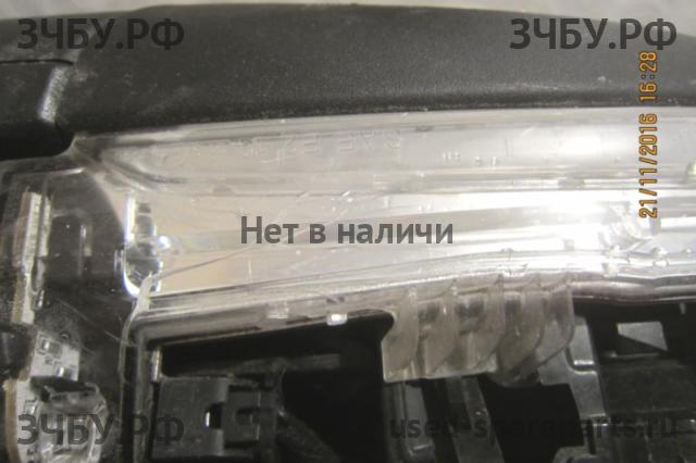 Volvo S60 (2) Зеркало правое электрическое