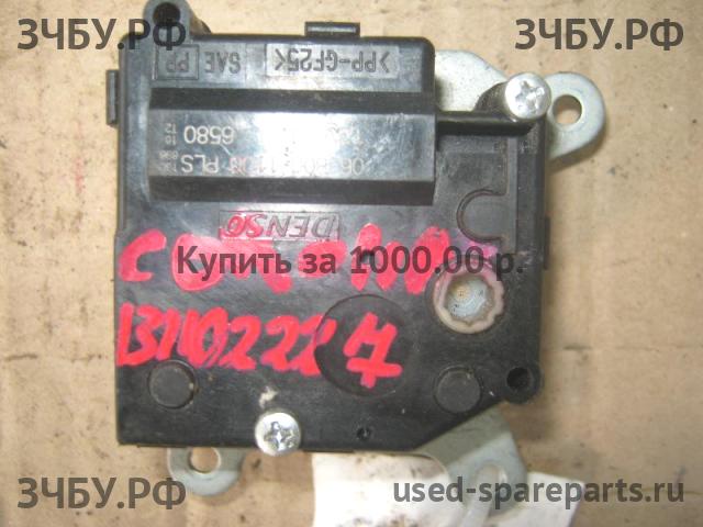 Toyota Corolla (E14 - E15) Моторчик заслонки печки