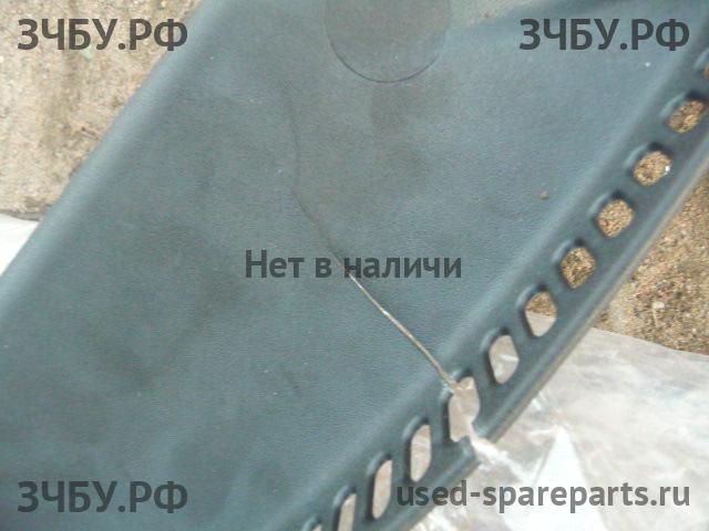 Volkswagen Passat B5 Решетка стеклоочистителя (Дефлектор водостока)