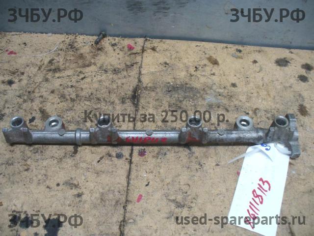 Toyota Camry 5 (V30) Рейка топливная (рампа)