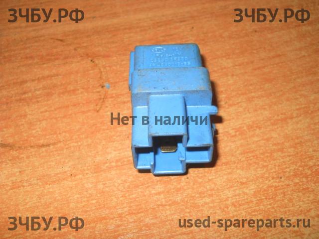 Nissan Primera P11 Реле