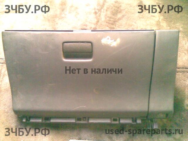 Nissan Primera P11 Бардачок