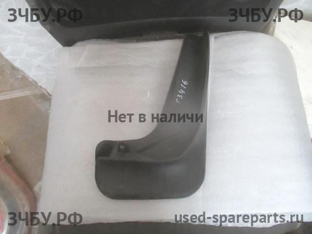 Ford Focus 3 Брызговик передний правый