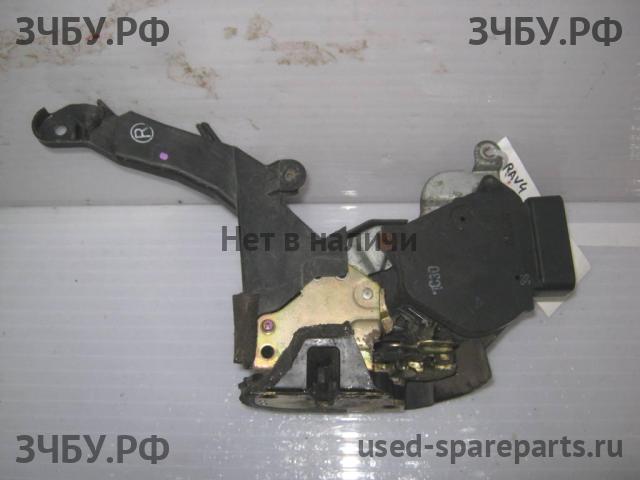 Toyota RAV 4 (2) Замок двери передней левой