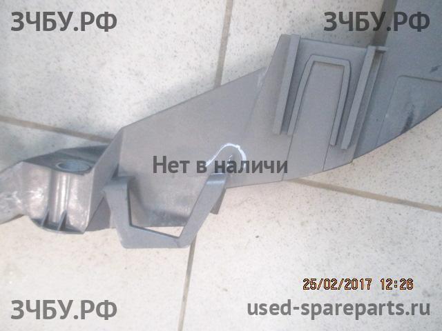 Ford Focus 3 Панель передняя (телевизор)