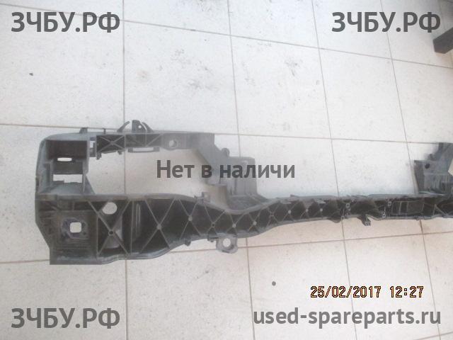 Ford Focus 3 Панель передняя (телевизор)