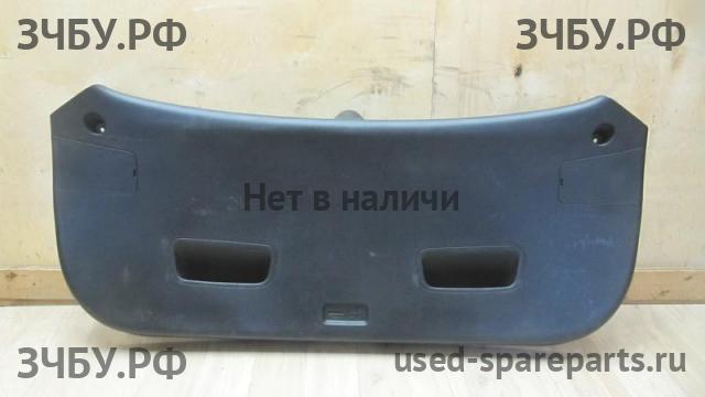KIA Ceed 2 Обшивка двери багажника