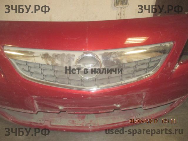 Opel Astra J Бампер передний