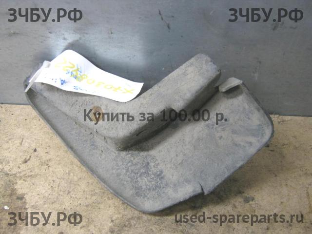 Daewoo Nexia Брызговик передний правый