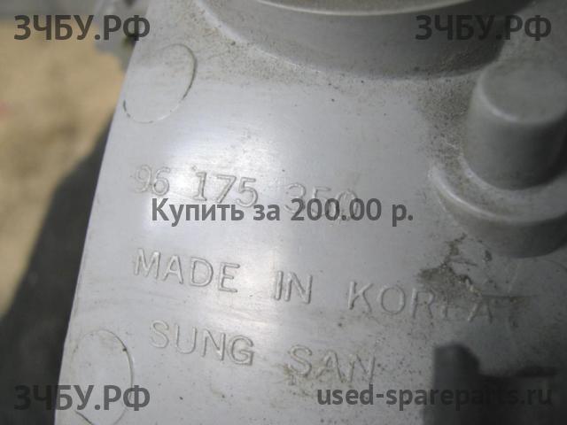 Daewoo Nexia Указатель поворота правый