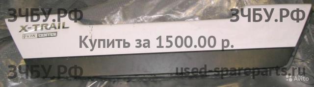 Nissan X-Trail 2 (T31) Накладка на дверь багажника