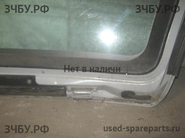 Nissan Primera P10 Дверь багажника со стеклом