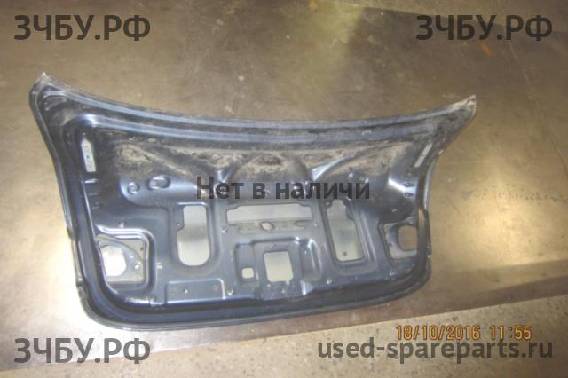 Nissan Almera G15 Крышка багажника