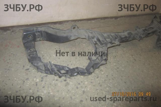 Ford Focus 3 Панель передняя (телевизор)